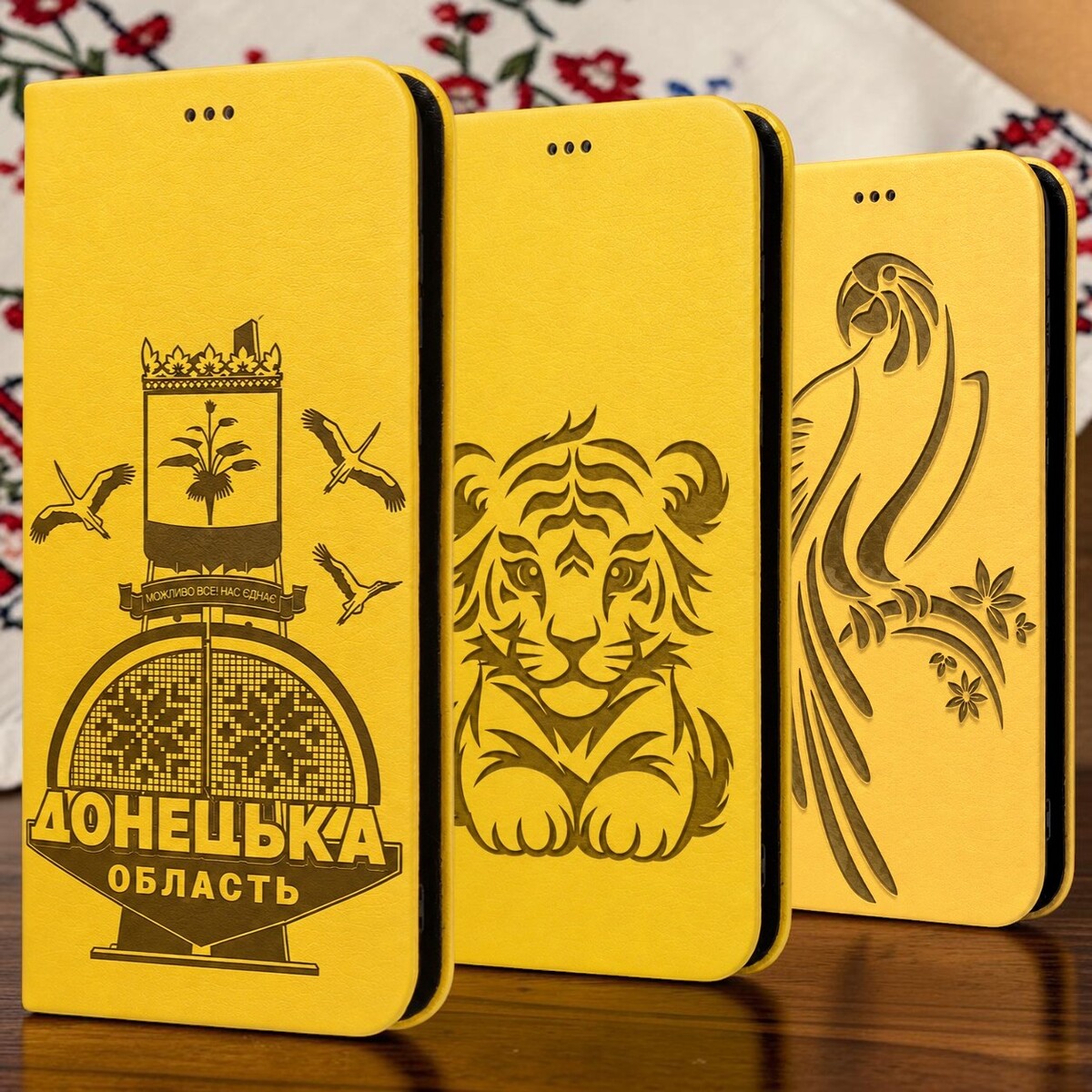 Чохол книжка Bob для ZTE Blade A76 Жовтий з гравіюванням